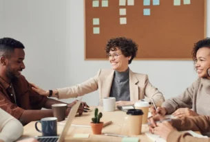 A Arte da Persuasão: Como Defender Suas Ideias e Ganhar Credibilidade no Trabalho