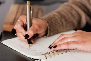 Como Um Simples Diário Me Ajudou a Organizar Meus Pensamentos e Melhorar Minha Vida